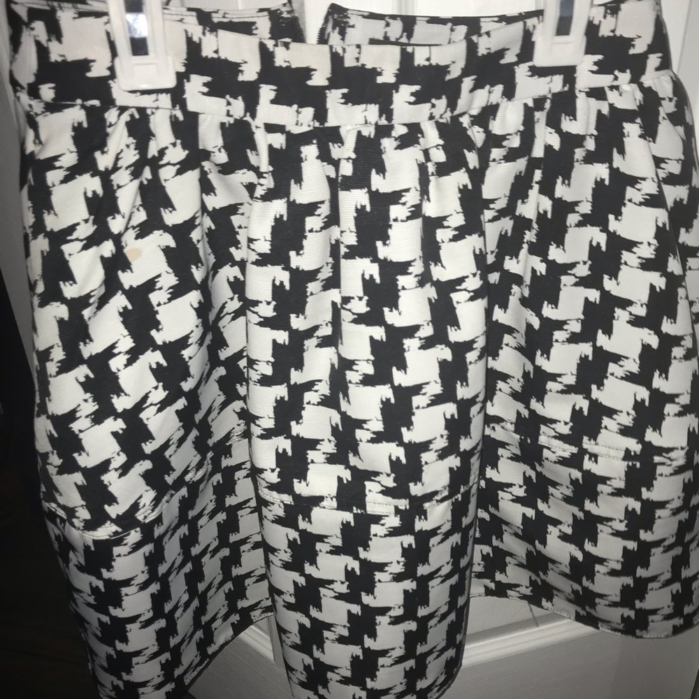 Checkered express skirt. NWT
